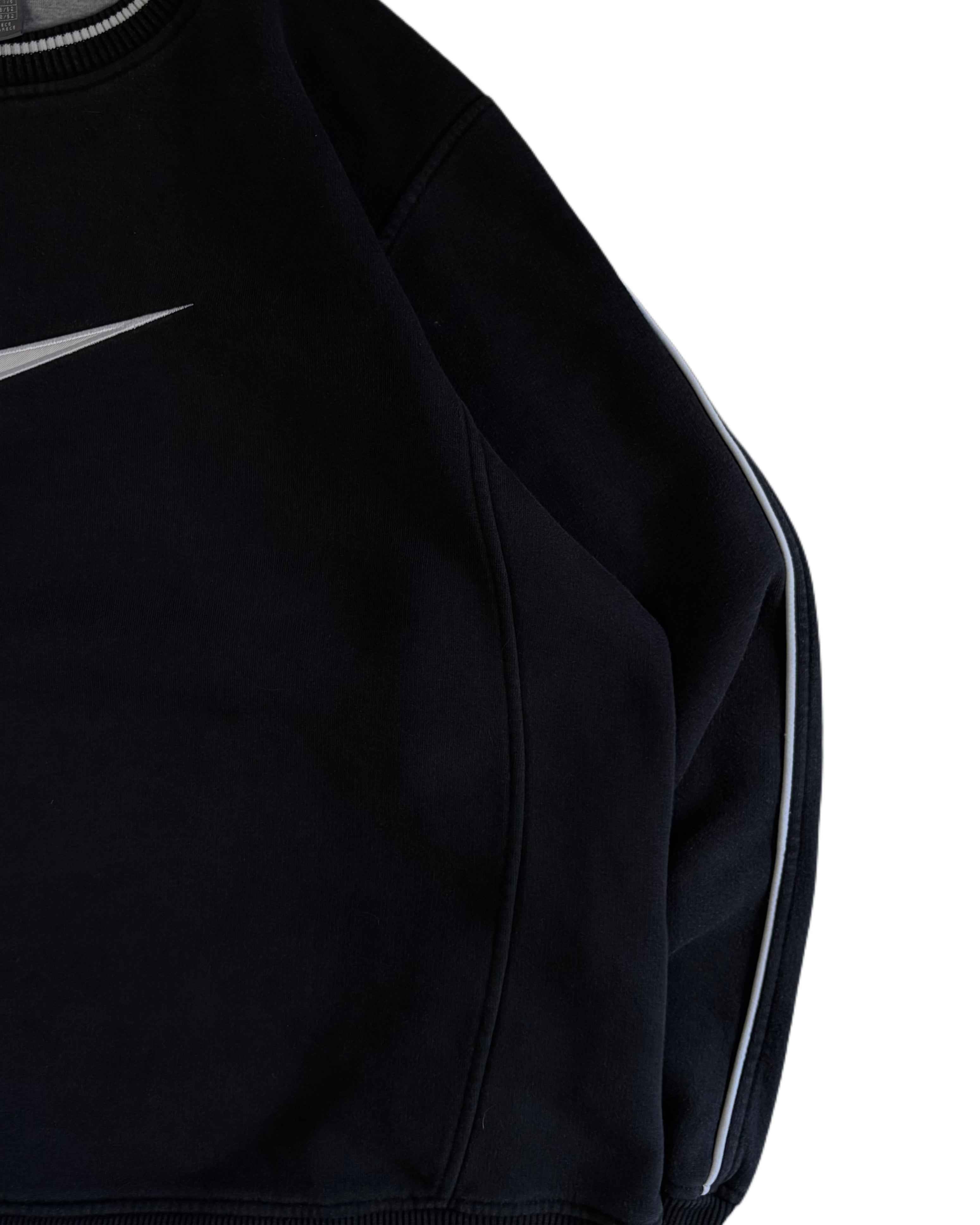 00s Nike Center Swoosh Crewneck Black (M) - Gods Thrift Athens