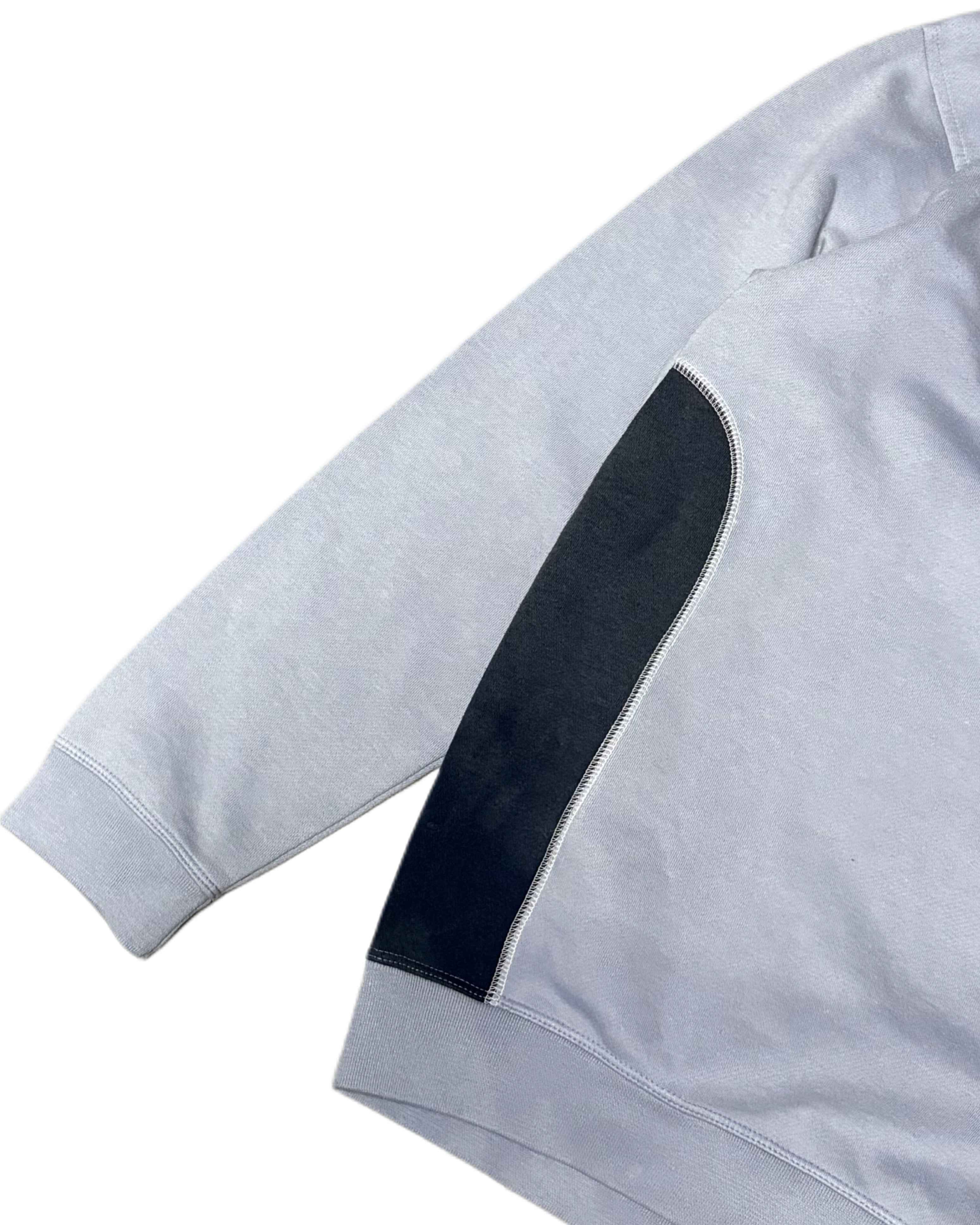 Vintage Reebok Crewneck Navy Blue (L) - Gods Thrift Athens