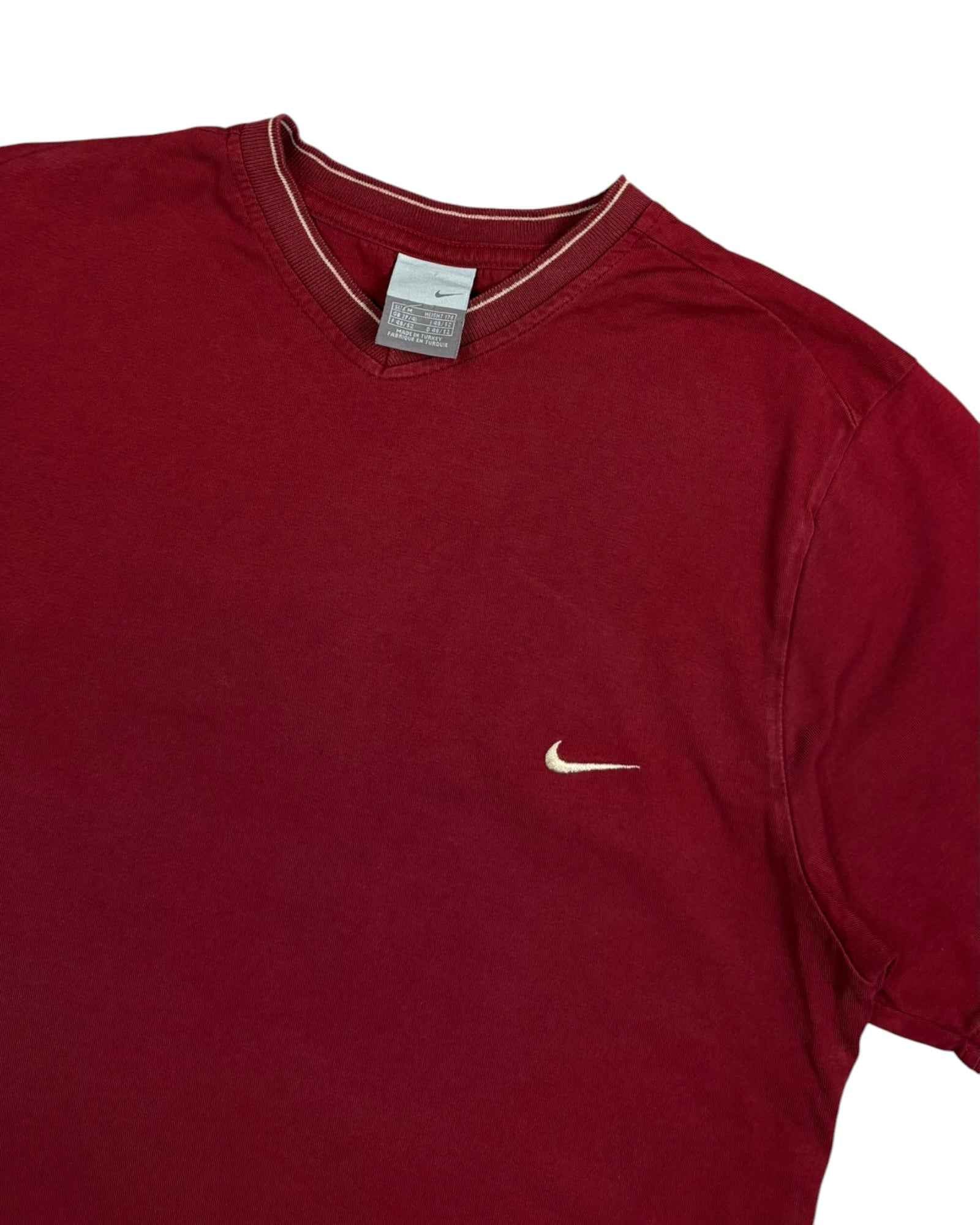 Vintage 00s Nike V-neck T-shirt | Red | Size M
