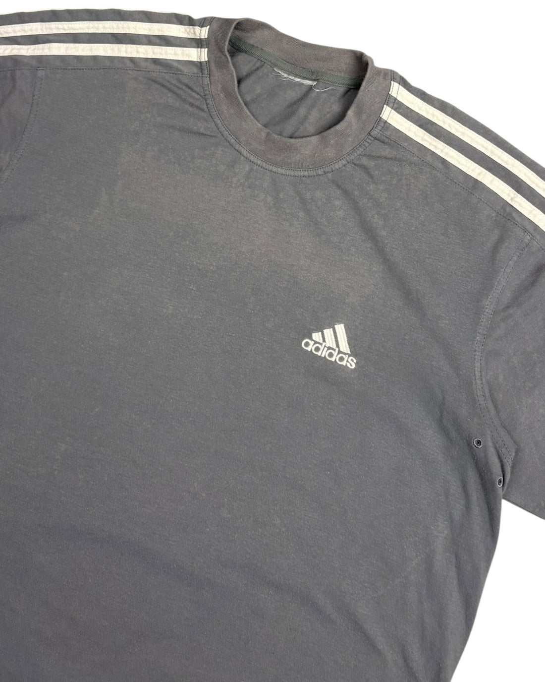 Vintage Adidas T-shirt | Grey | Size M