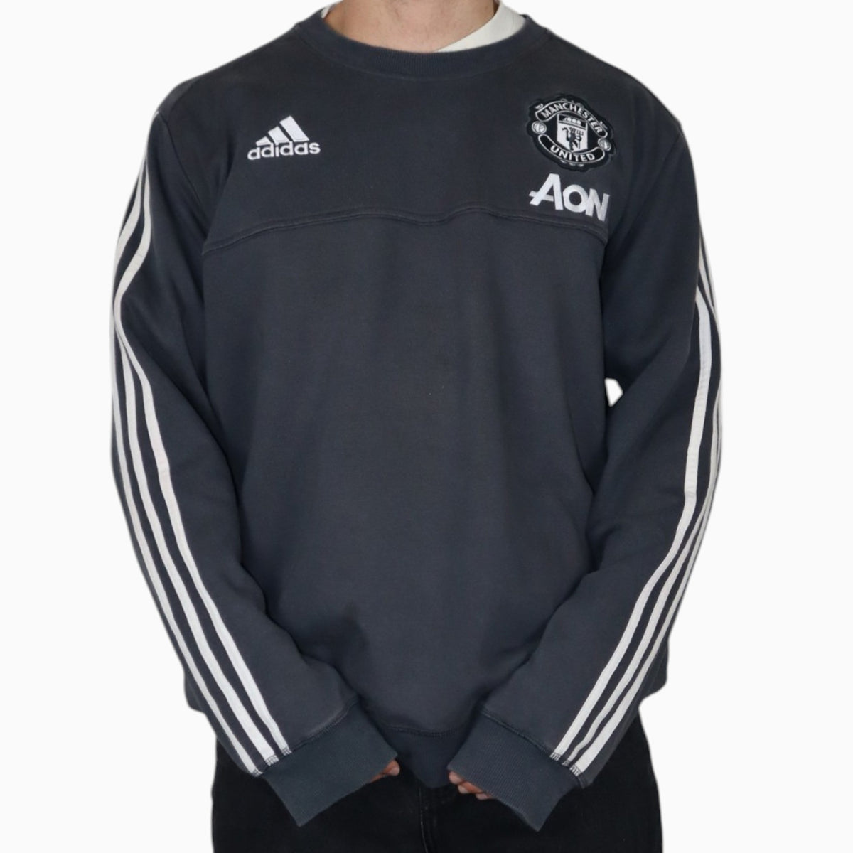 Vintage Adidas Manchester United Training Crewneck | Charcoal | Size L
