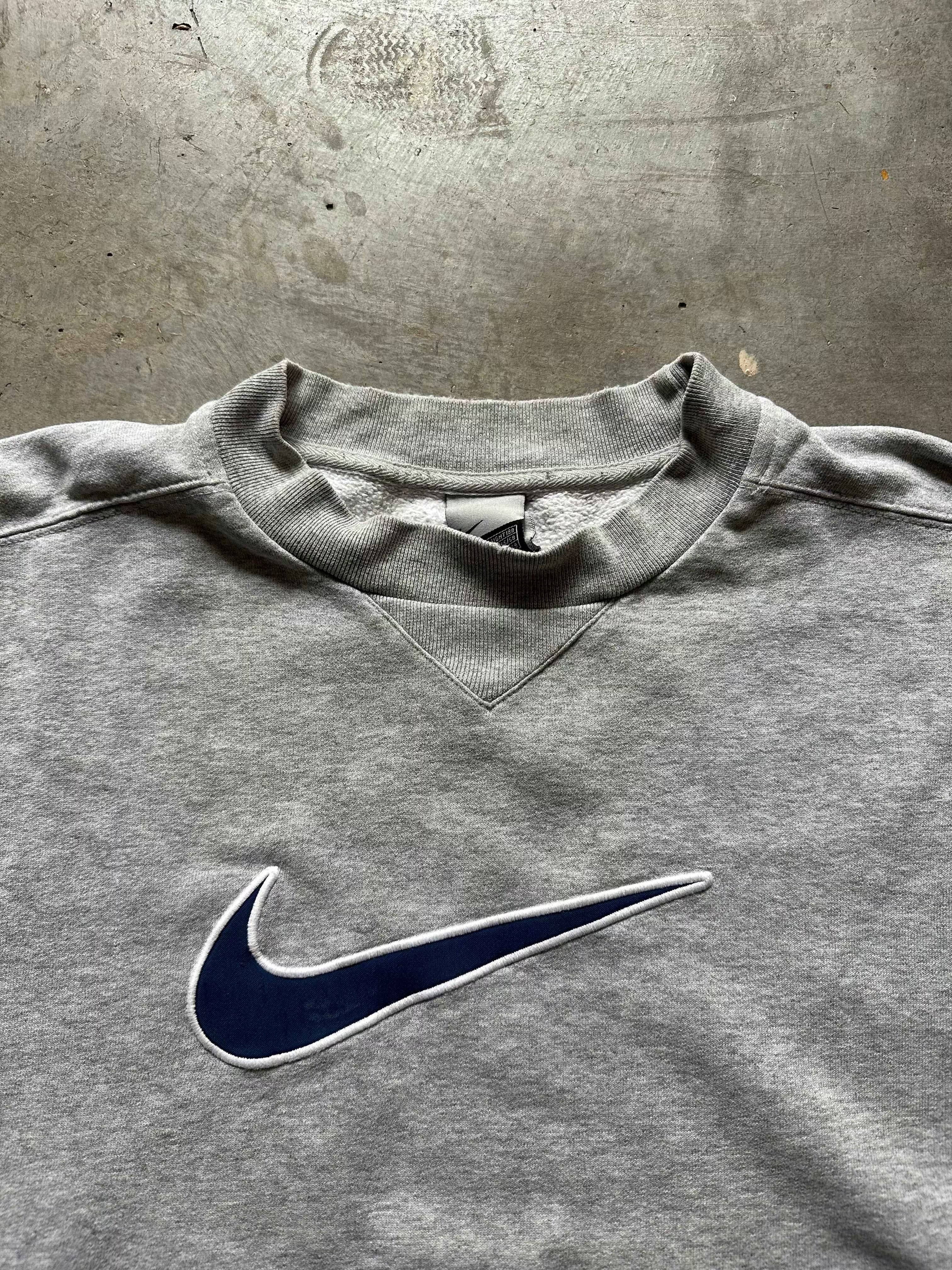 Nike Center swoosh Crewneck Grey (L) - Gods Thrift Athens