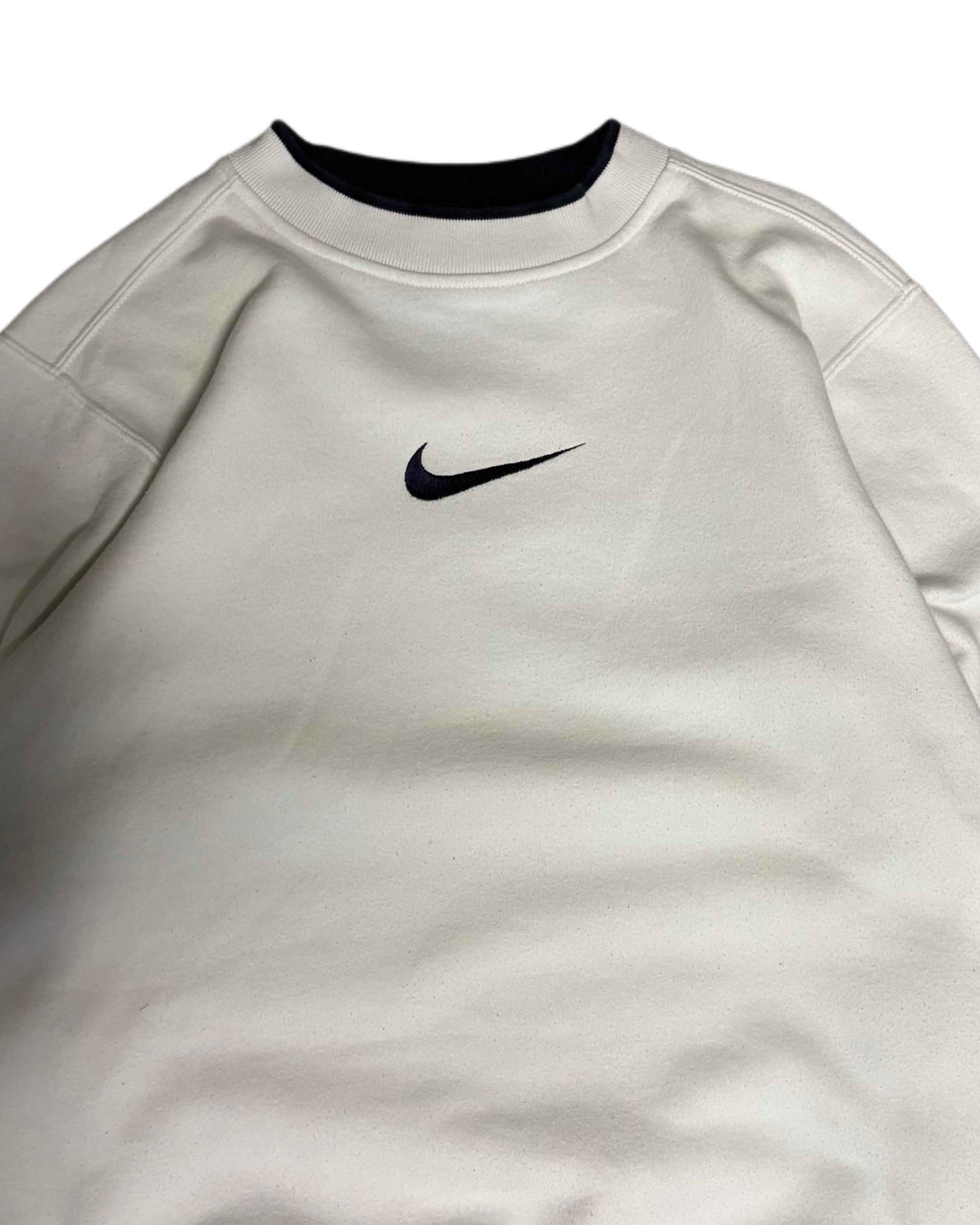 Vintage Nike Crewneck White (S) - Gods Thrift Athens